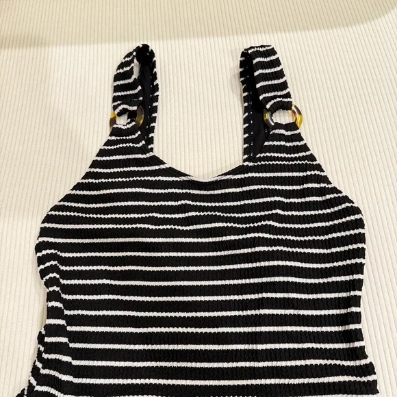 New Look Women’s Ribbed One Piece Swimsuit Striped Black & White Minimalist sz S - Picture 4 of 12